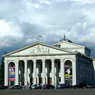 Черниговский областной академический украинский музыкально-драматический театр имени Т. Г. Шевченко Чернігівський обласний академічний український музично-драматичний театр імені Т. Г. Шевченка