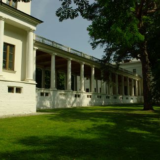 Левая колоннада