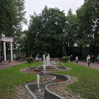 Водно-ландшафтная композиция «Река времени»